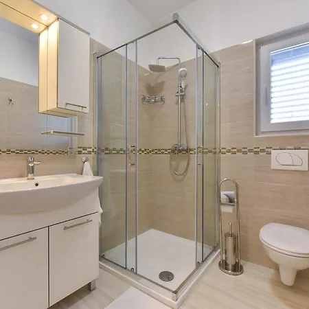 Semesterbostad Beautiful In With Wifi Privlaka (Zadar)